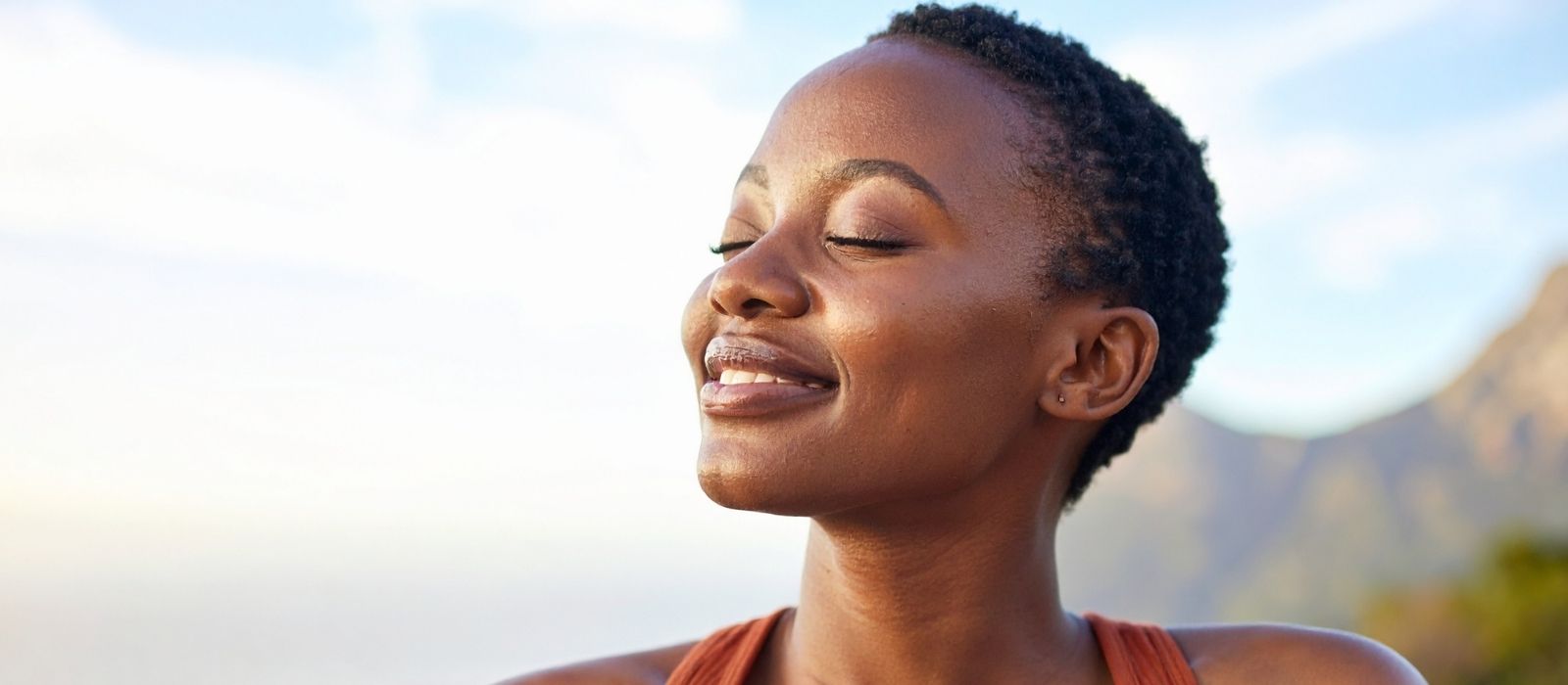 Why Are My Edges Thinning? Causes and How to Regrow Your Hairline